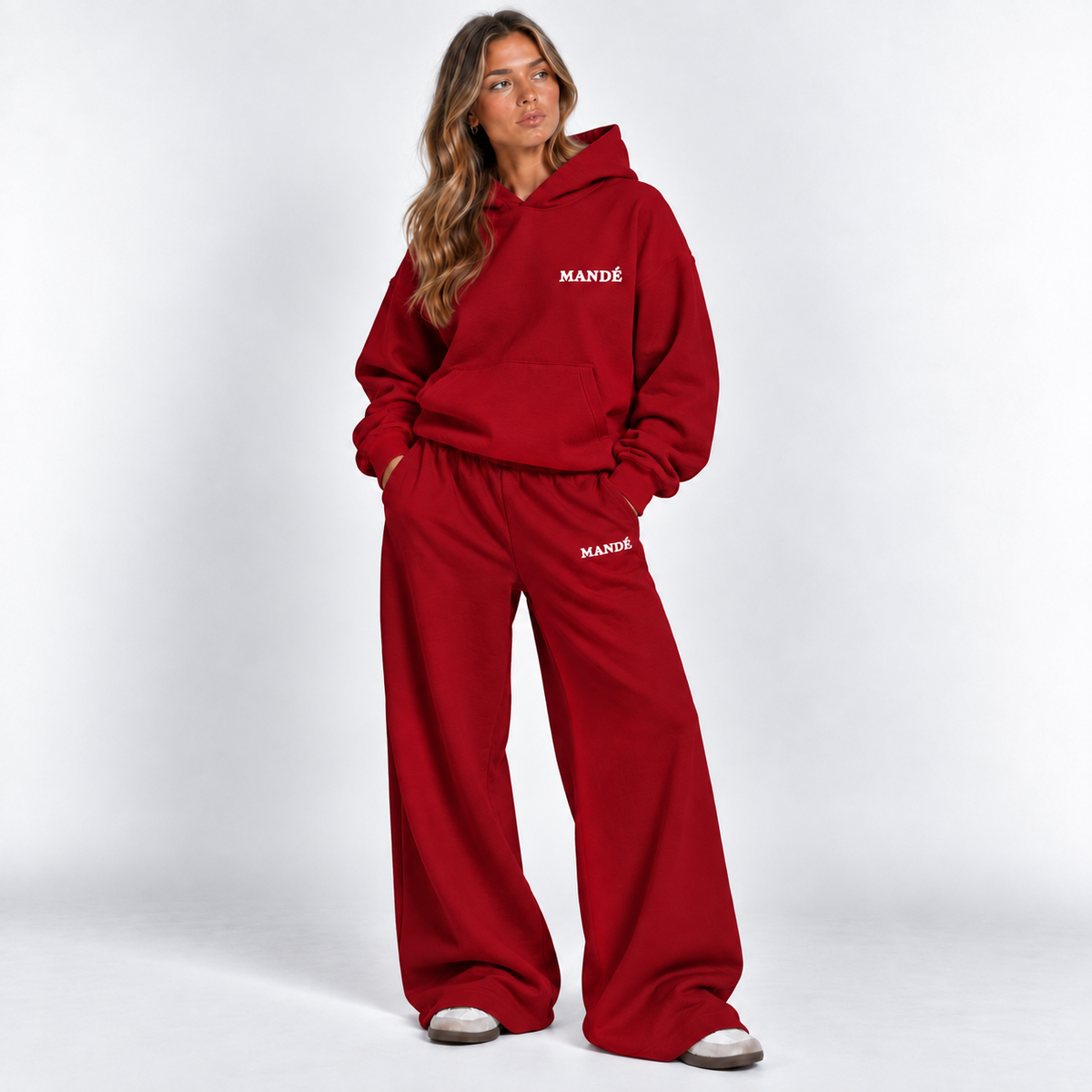 Mandé Hoodie & Byxa Set Red - framifrån
