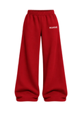 Mandé Oversized Sweatpants i vinröd med broderat logotyp på vänster lår